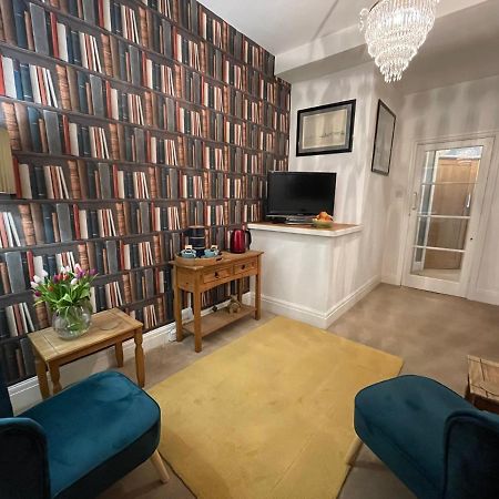 G&T Apartment Скарборо Экстерьер фото